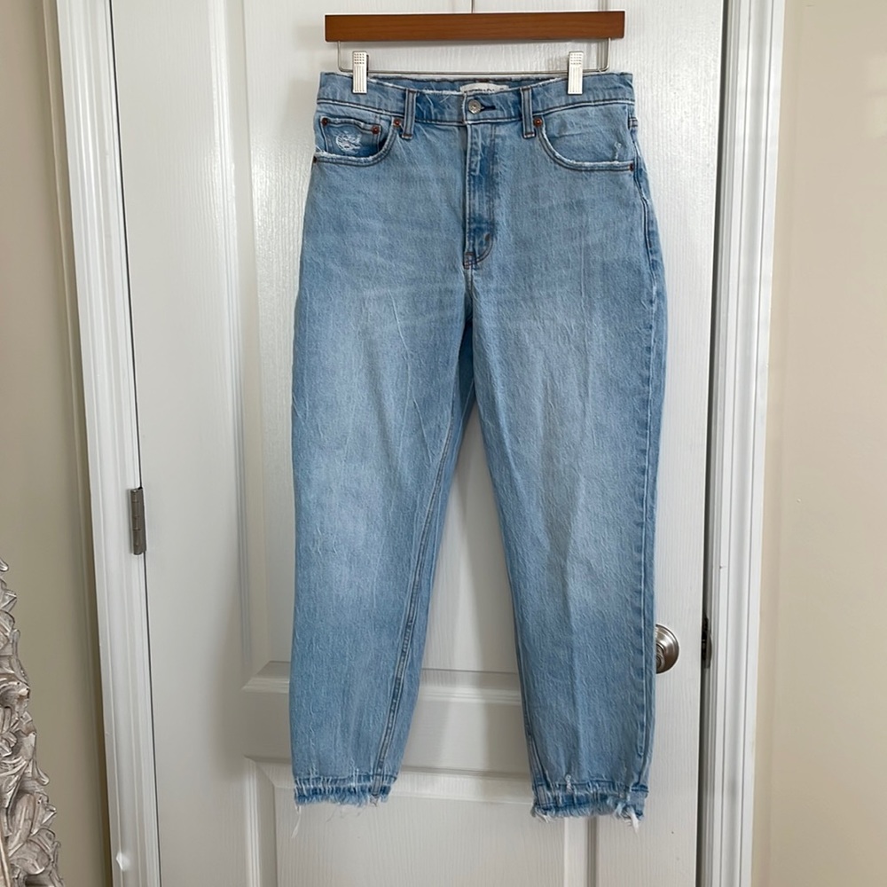 Abercrombie and Fitch high rise mom jean